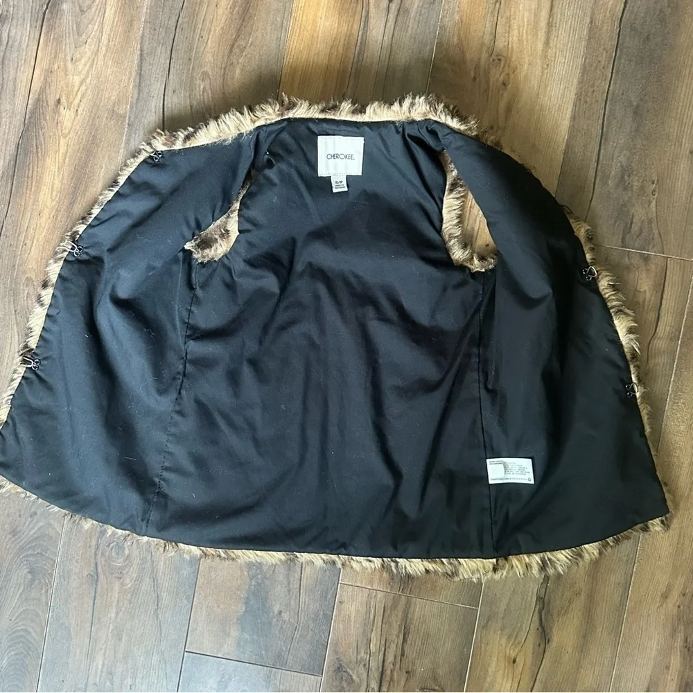 Cherokee | Girls Animal Print Faux Fur Vest | S/P - Picture 5 of 12